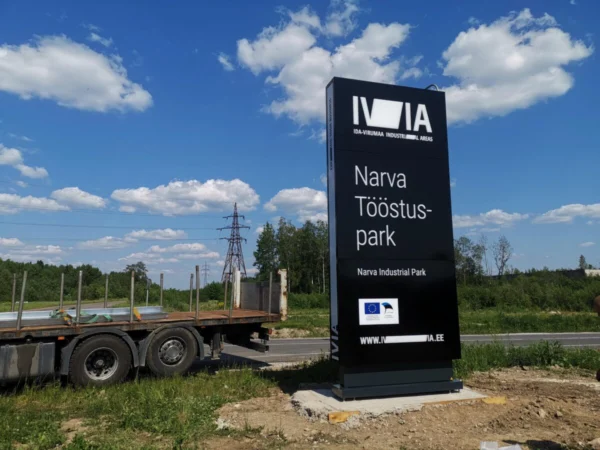 IVIA Ida-Virumaa Industrial Areas reklaampost Narva Tööstuspargi tee ääres